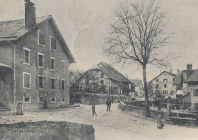 Photo ancienne du Village de Cuarnens, route de L'Isle
